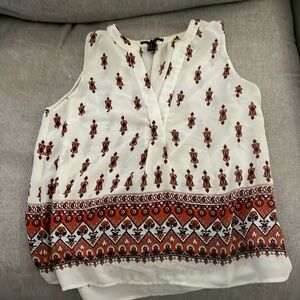 Forever 21 White and Red Patterned Sleeveless Top